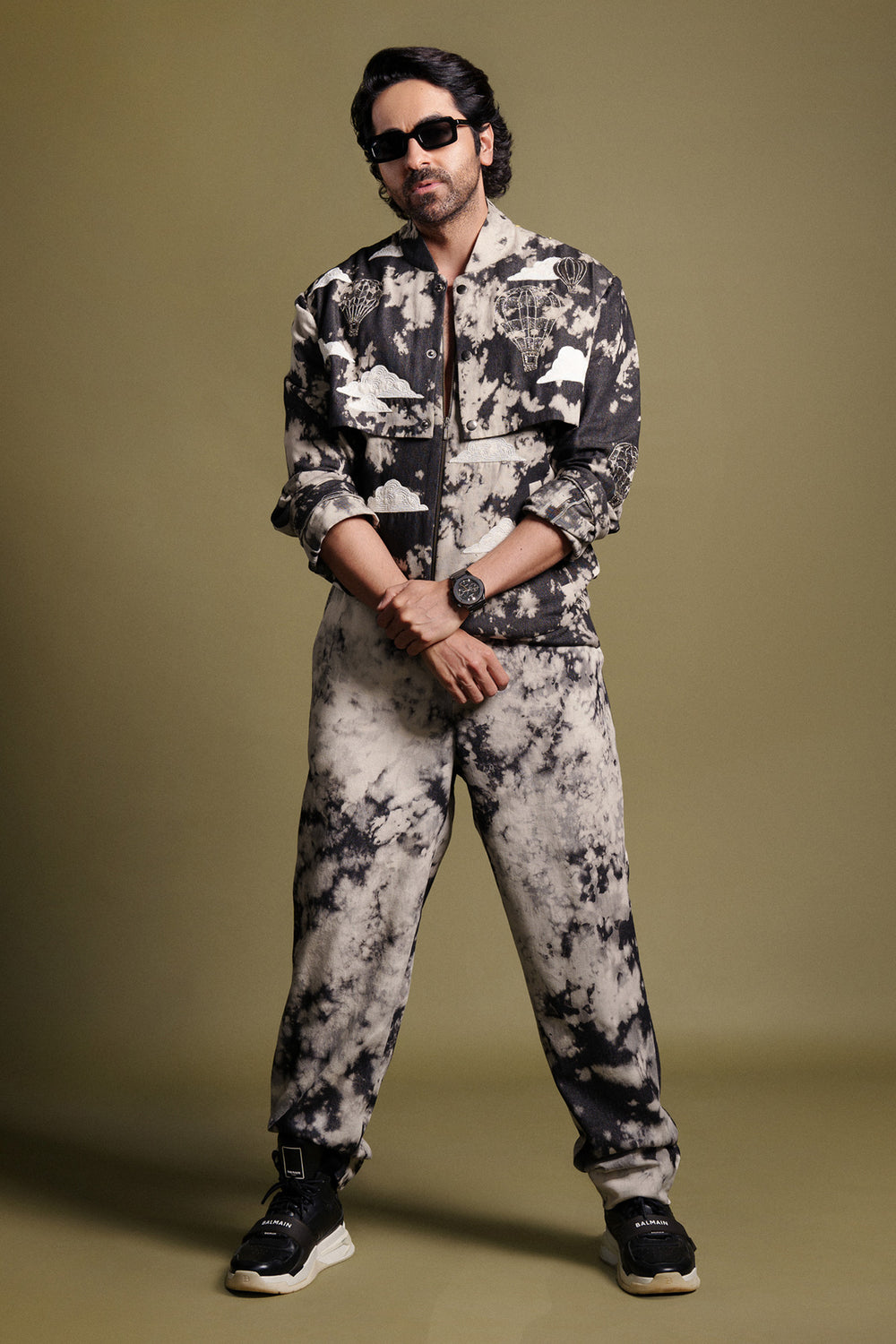 Ayushmann Khurrana In Air Balloon,Clouds And Sun Double Layer Bomber With Pants