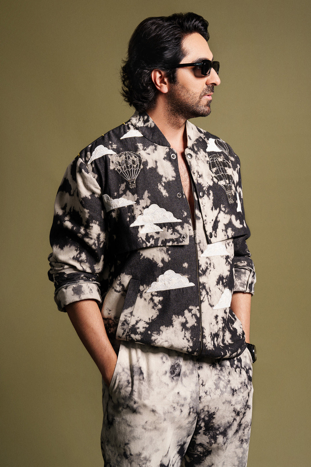 Ayushmann Khurrana In Air Balloon,Clouds And Sun Double Layer Bomber With Pants