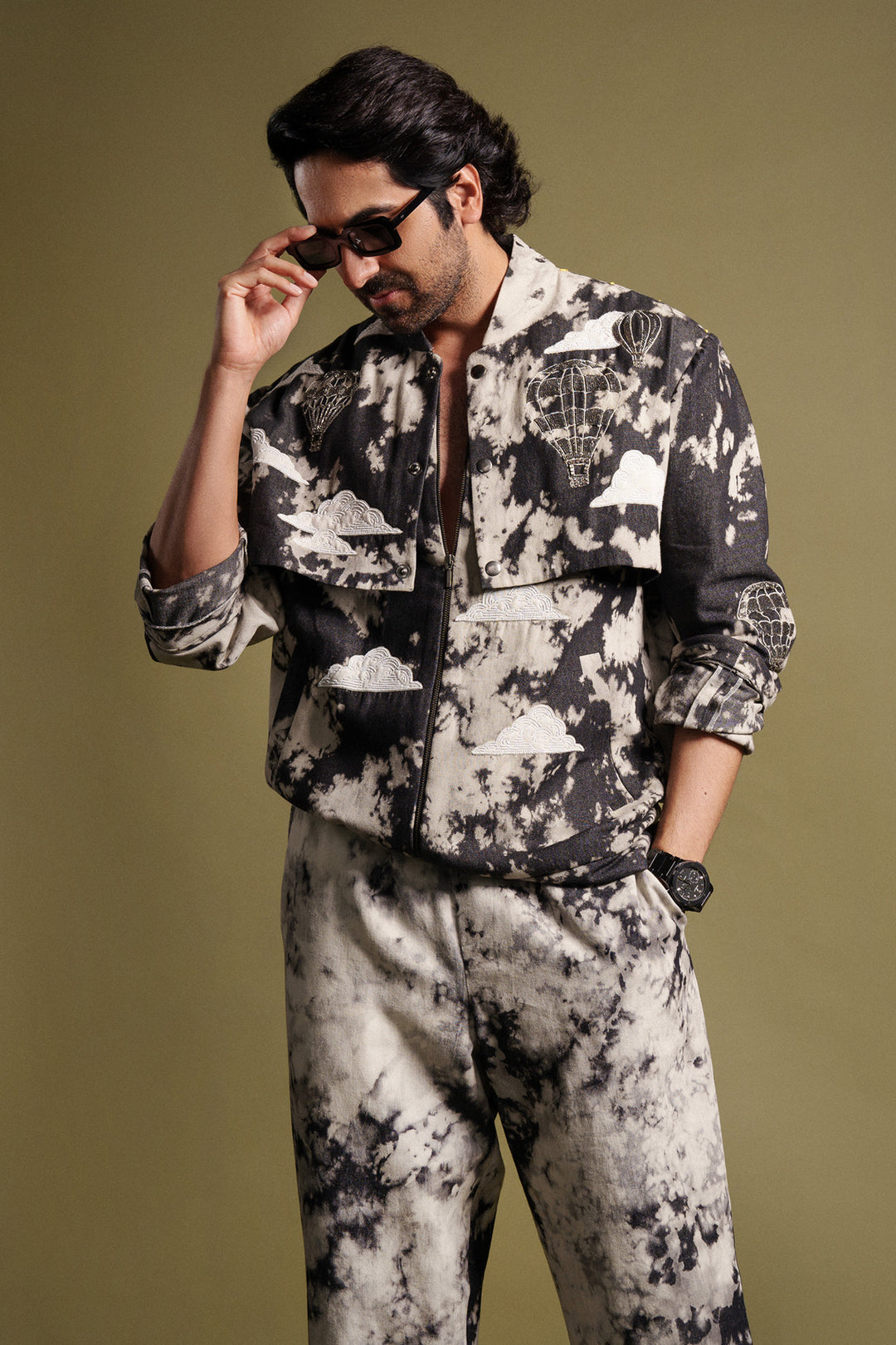 Ayushmann Khurrana In Air Balloon,Clouds And Sun Double Layer Bomber With Pants