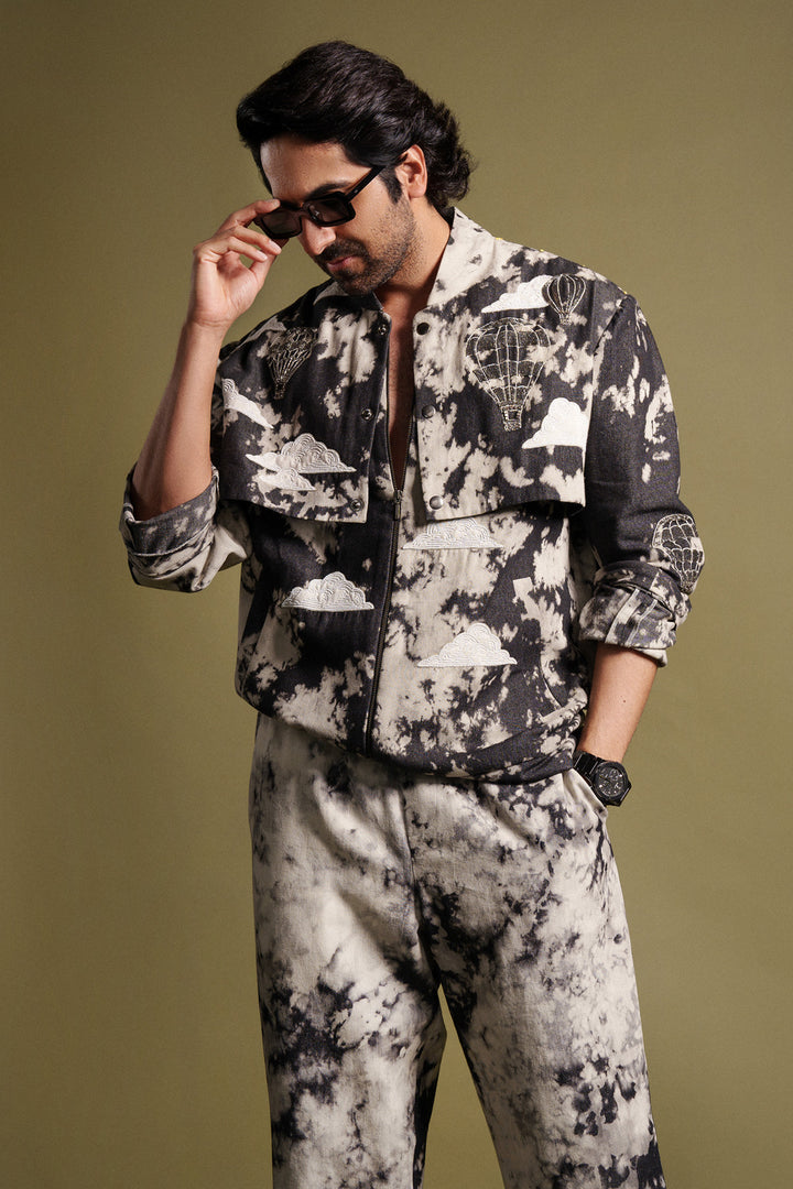 Ayushmann Khurrana In Air Balloon,Clouds And Sun Double Layer Bomber With Pants
