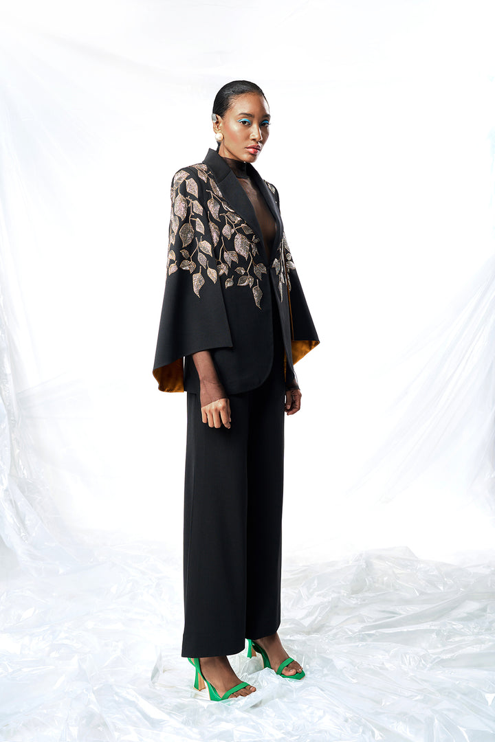 STRAIGHT PANTS OF ( HAZEL LEAVES CAPE )