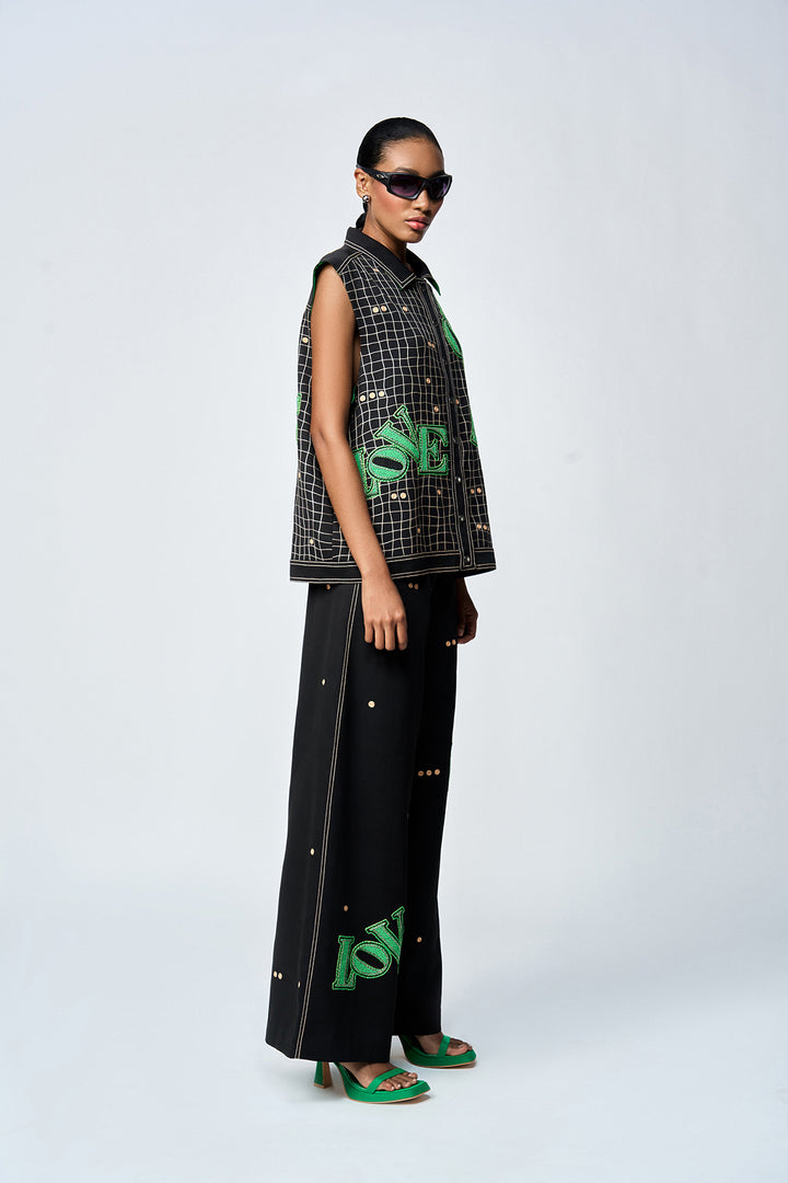 FLARED PANTS OF (LOVE CHECKS VEST )