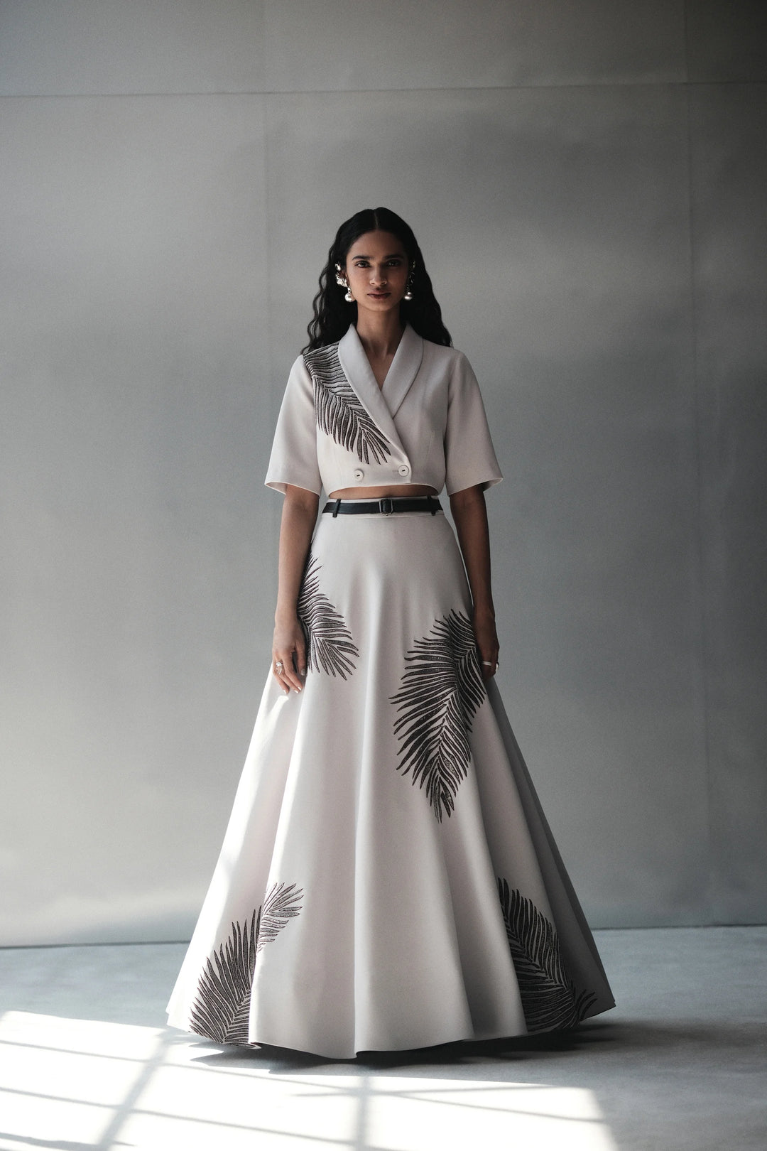 BIG LEAF WRAP BLOUSE WITH STATEMENTSKIRT