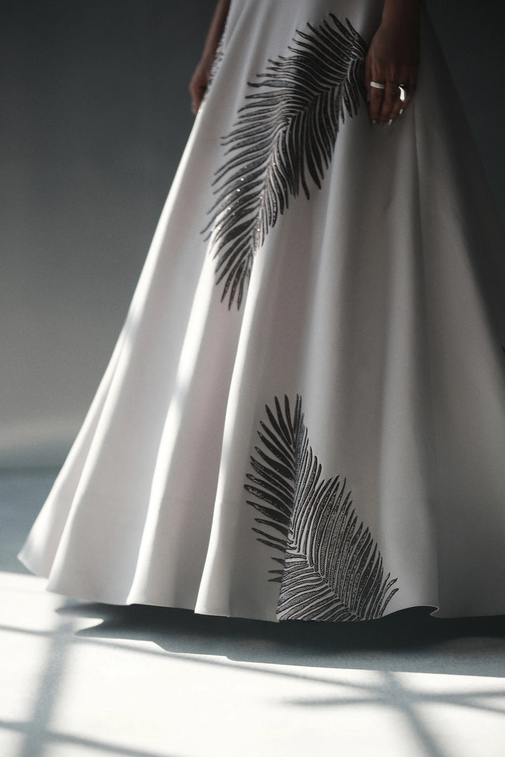 BIG LEAF WRAP BLOUSE WITH STATEMENTSKIRT