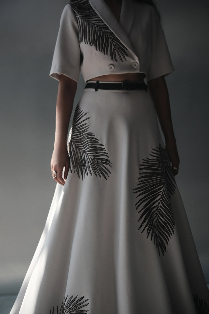 BIG LEAF WRAP BLOUSE WITH STATEMENTSKIRT