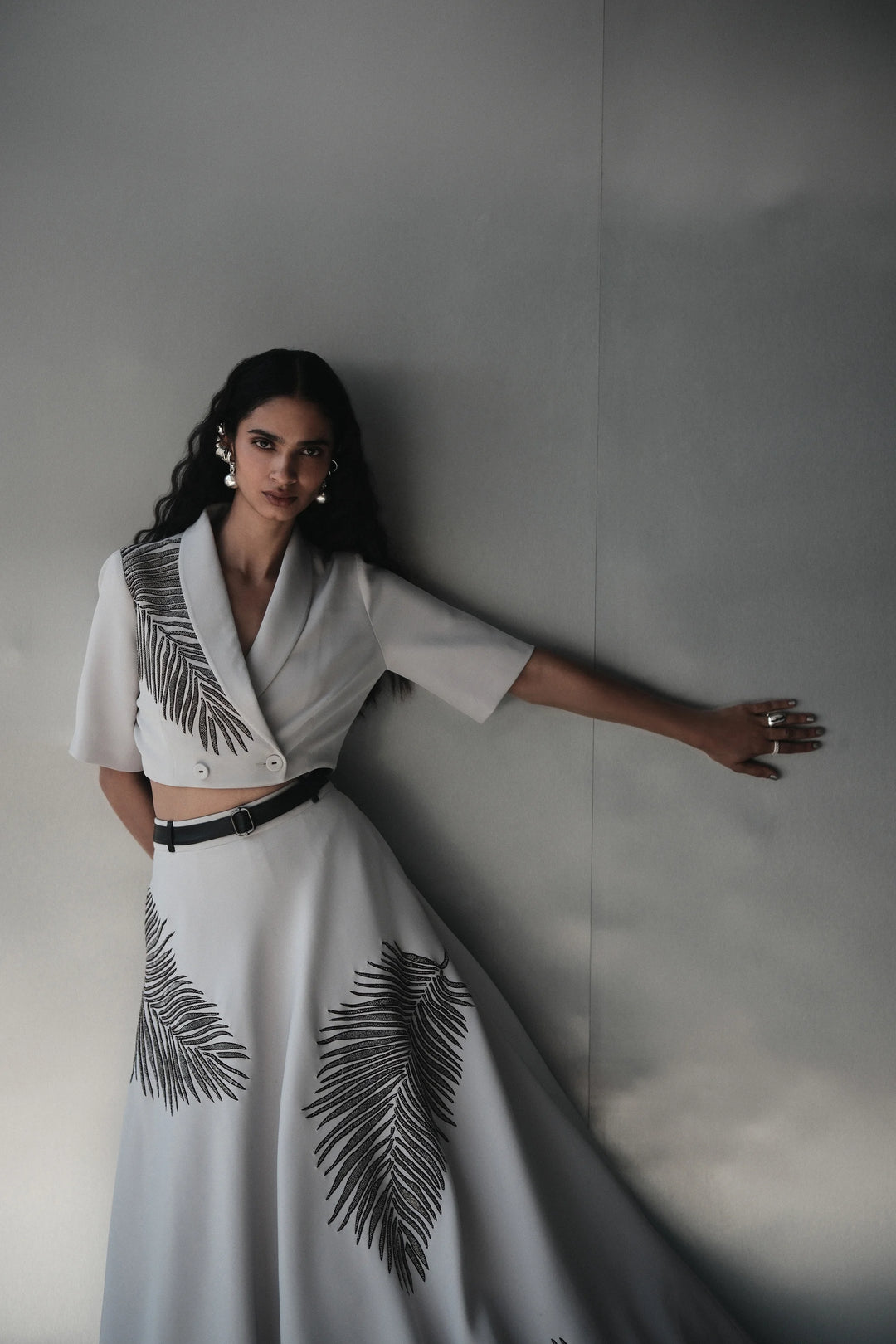BIG LEAF WRAP BLOUSE WITH STATEMENTSKIRT