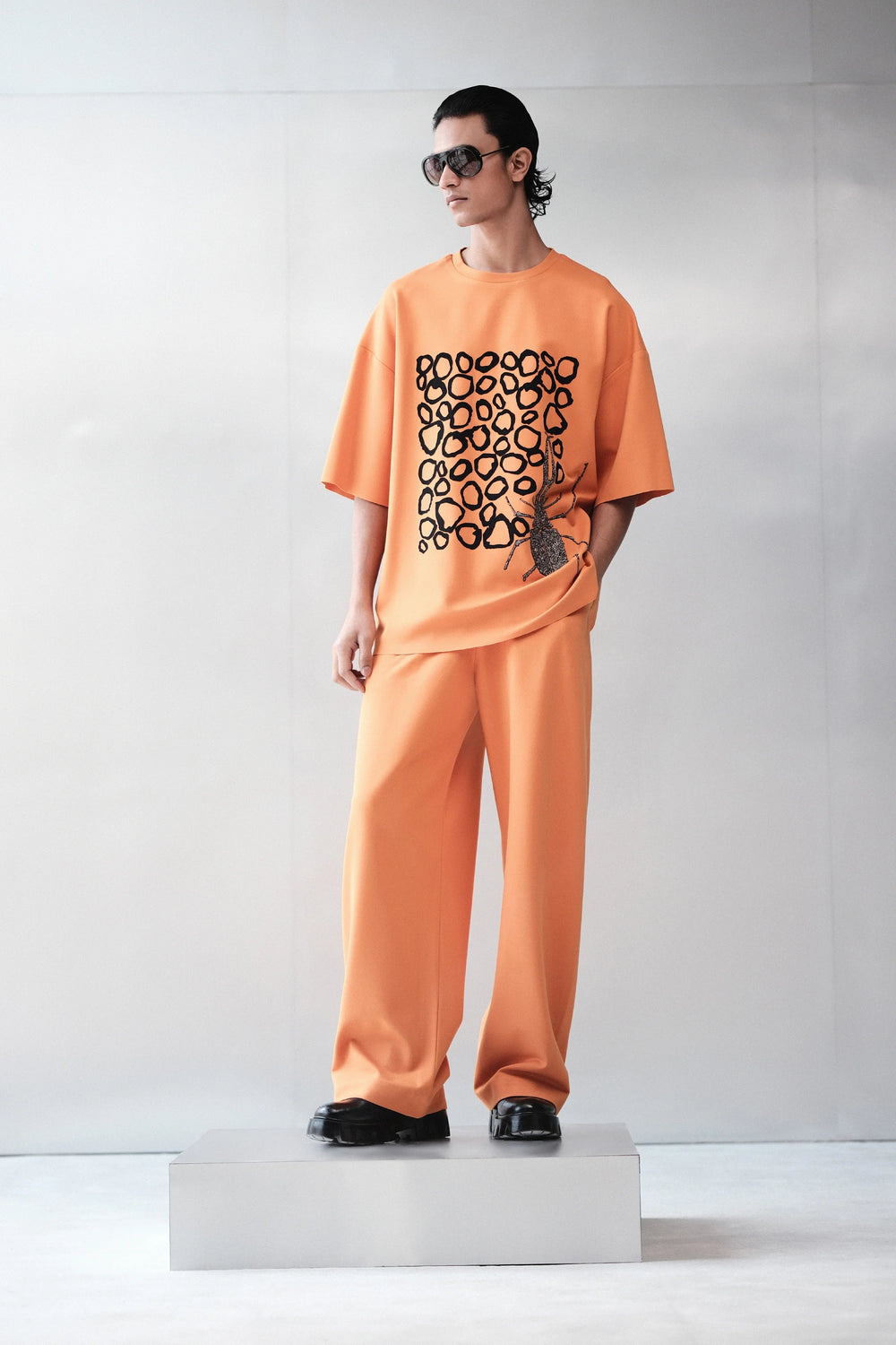 BUG AND CIRCLE BOXY T-SHIRT