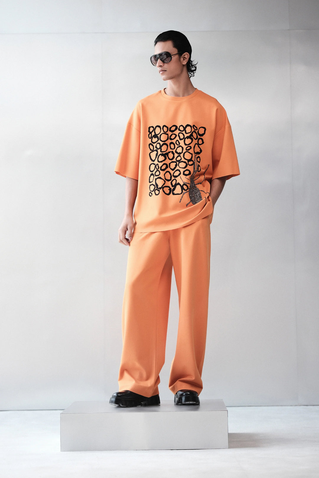 BUG AND CIRCLE BOXY T-SHIRT