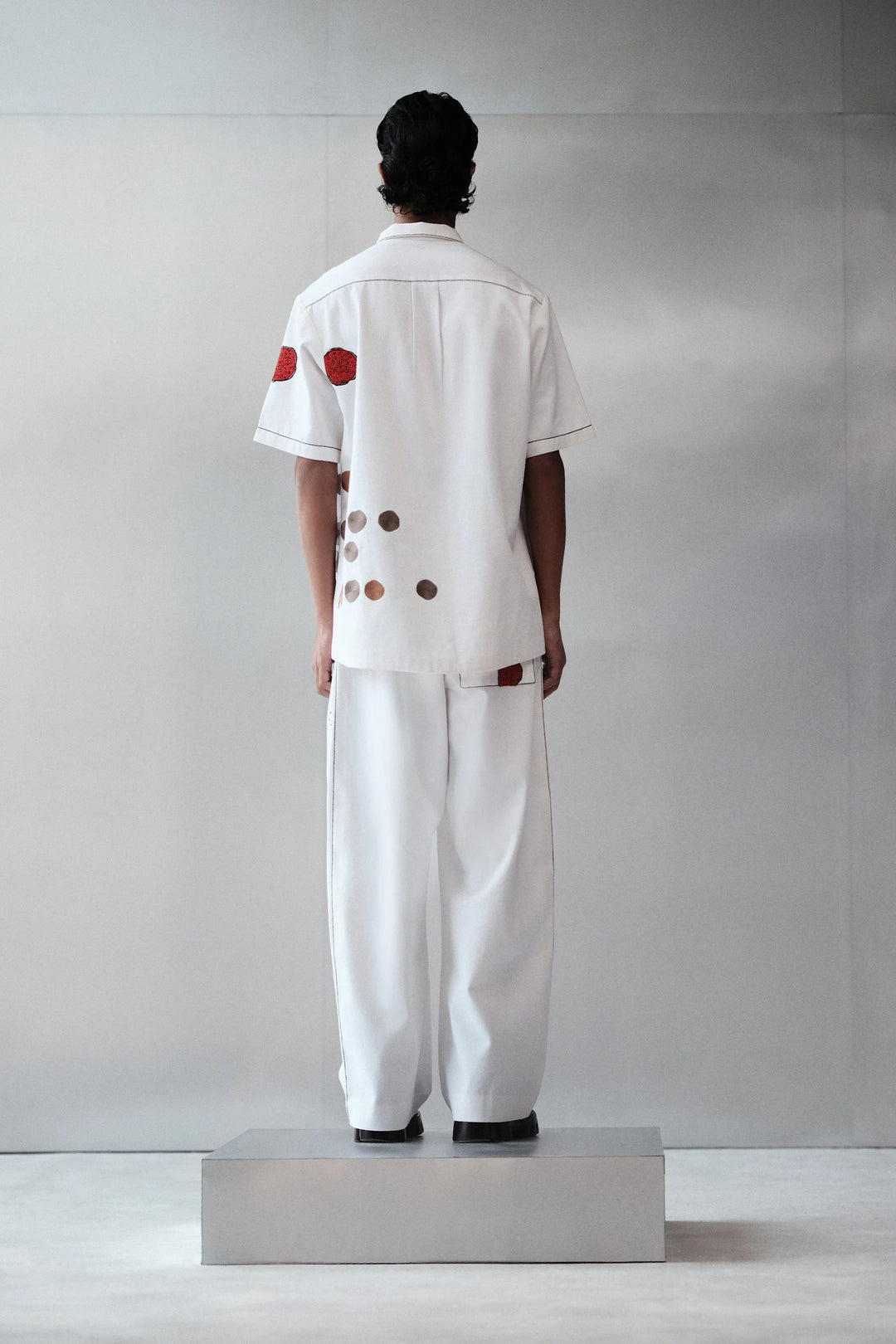 CIRCLE AND FLUTTER HALF SLEEVE SHIRT