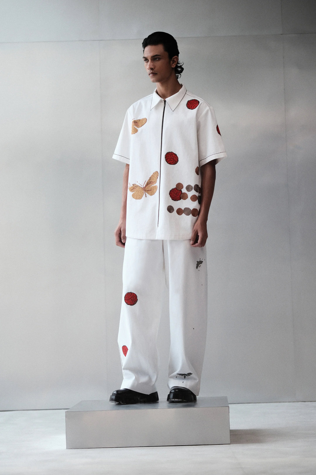 CIRCLE AND FLUTTER HALF SLEEVE SHIRT