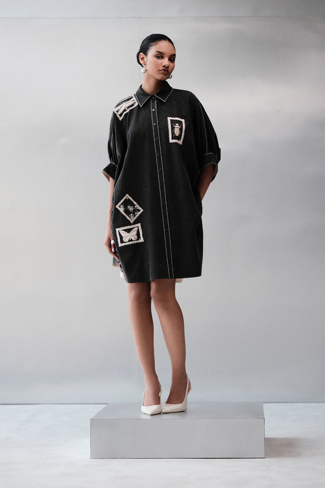BUG STAMP GATHERED SLEEVE DRESS