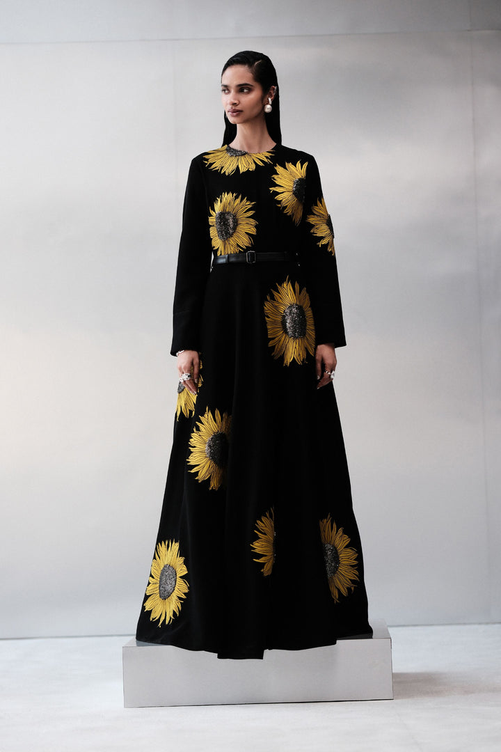 SUNFLOWER APPLIQUE ROUND NECK LONG DRESS
