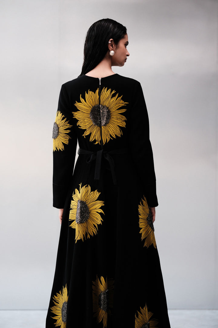 SUNFLOWER APPLIQUE ROUND NECK LONG DRESS