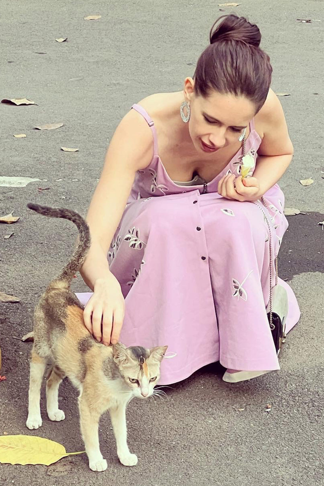 Kalki Koechlin In Abstract Rose Spagetti Strap Midi Dress