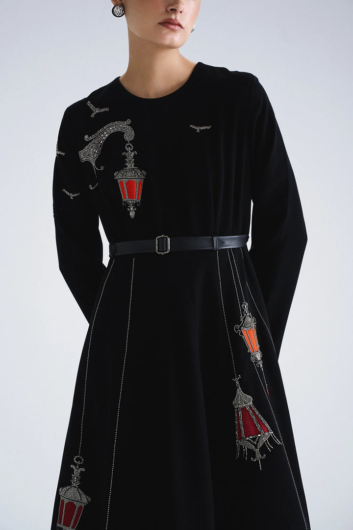 HANGING LAMP ROUND NECK LONG DRESS