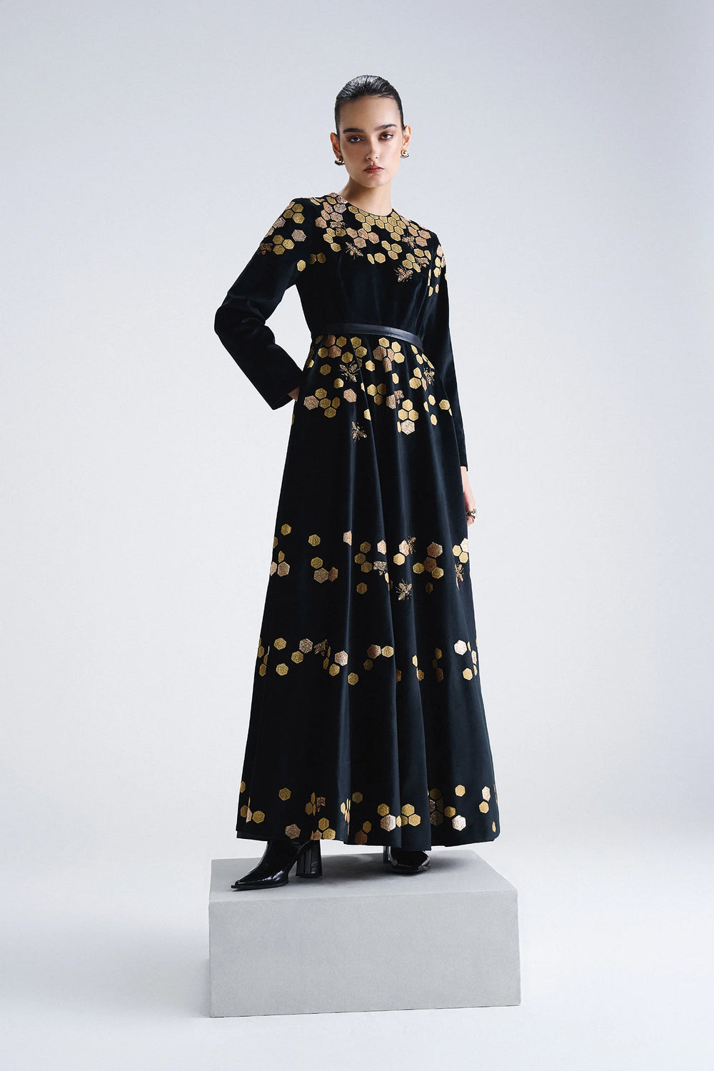 HONEYCOMB ROUND NECK LONG DRESS