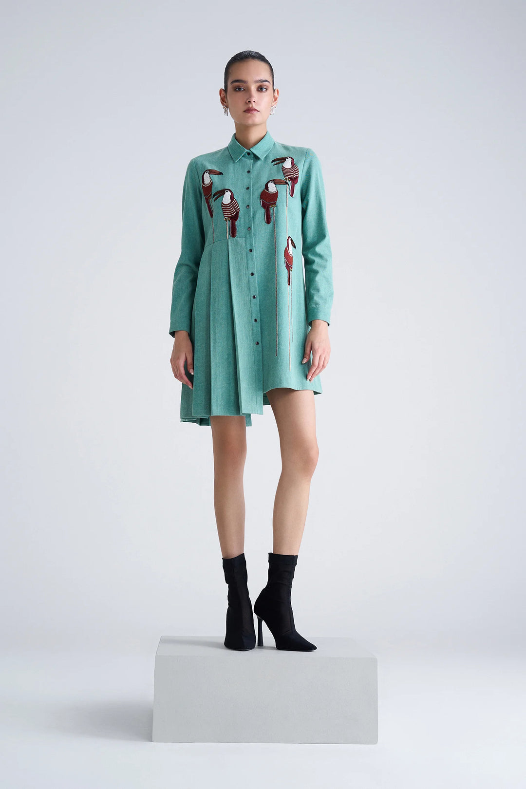 TOUCAN SIDE PLEATED SHIRT DRESS