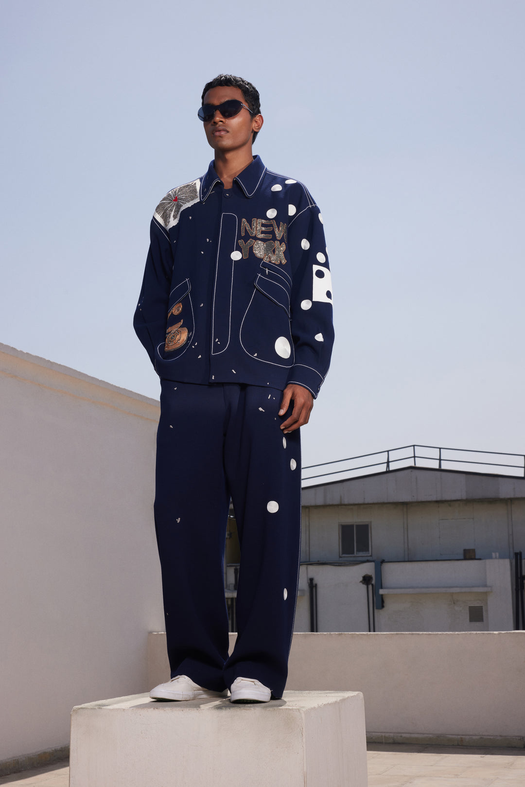 TELEPHONE AND TEXT JACKET WITH BAGGY PANTS