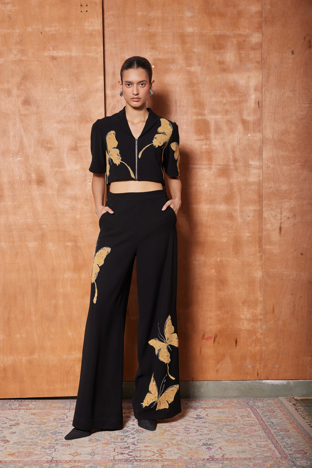FADING BUTTERFLY CROPPED SHIRT