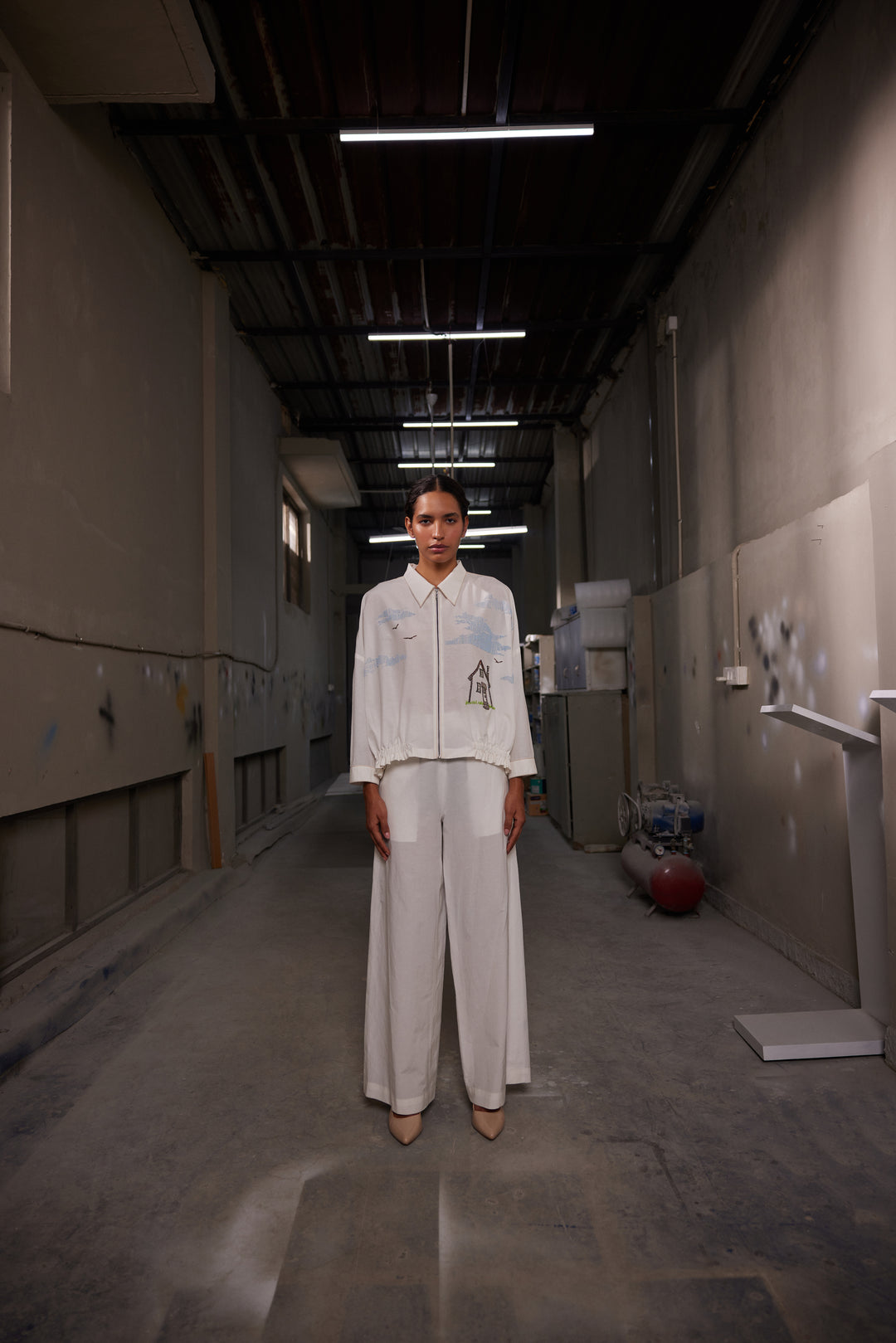 SIDE ELASTIC PANTS OF ( OUTHOUSE SHACKET )