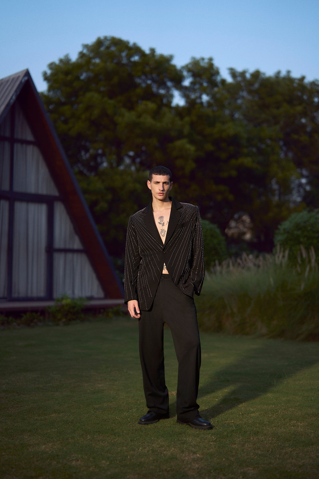 STRAIGHT PANTS OF (UNAPOLOGETIC RAYS BLAZER)