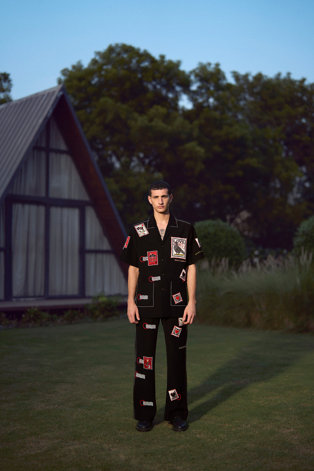 PANTS OF (STAMPS HALF SLEEVES SHIRT)
