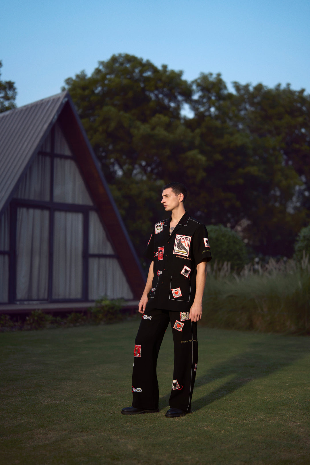 PANTS OF (STAMPS HALF SLEEVES SHIRT)