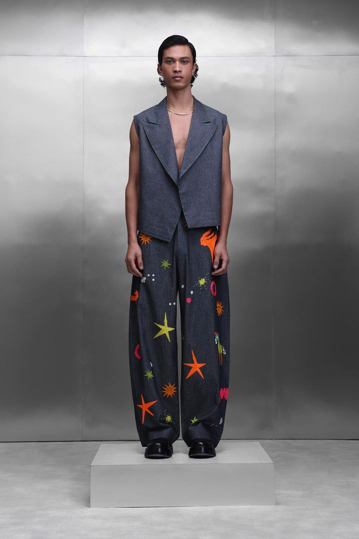 PLAIN SLEEVELESS FRONT OPEN JACKET WITH KIDOODLE BAGGY PANT