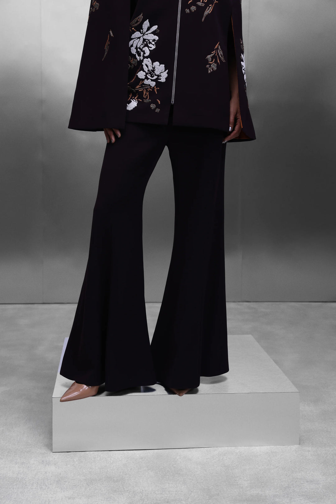PEONIES CAPE WITH BELLBOTTOM PANTS