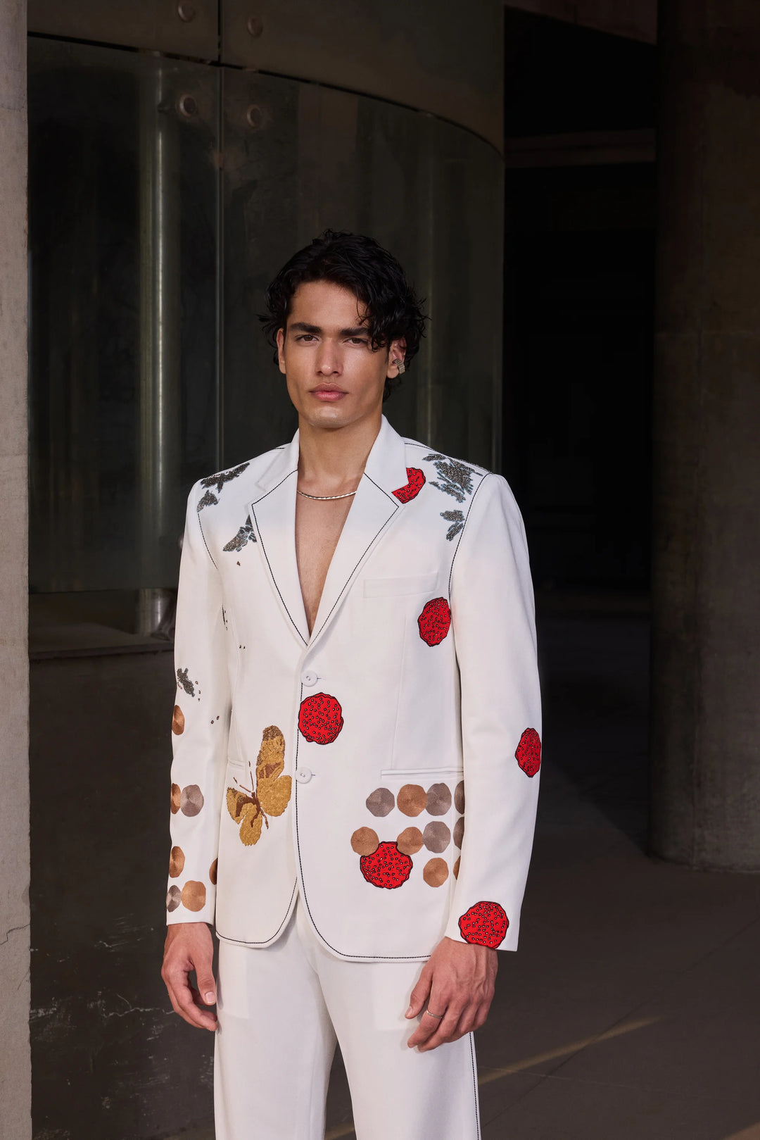 CIRCLE AND FLUTTER BLAZER WITH STRAIGHT PANTS