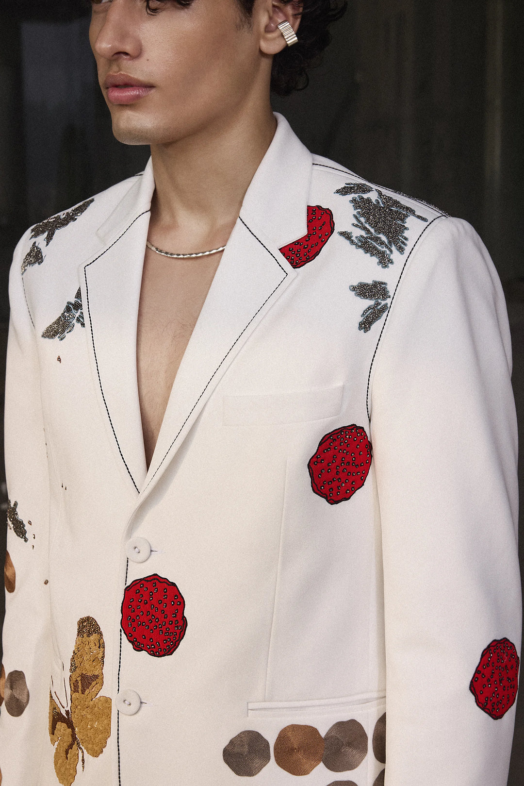 CIRCLE AND FLUTTER BLAZER WITH STRAIGHT PANTS
