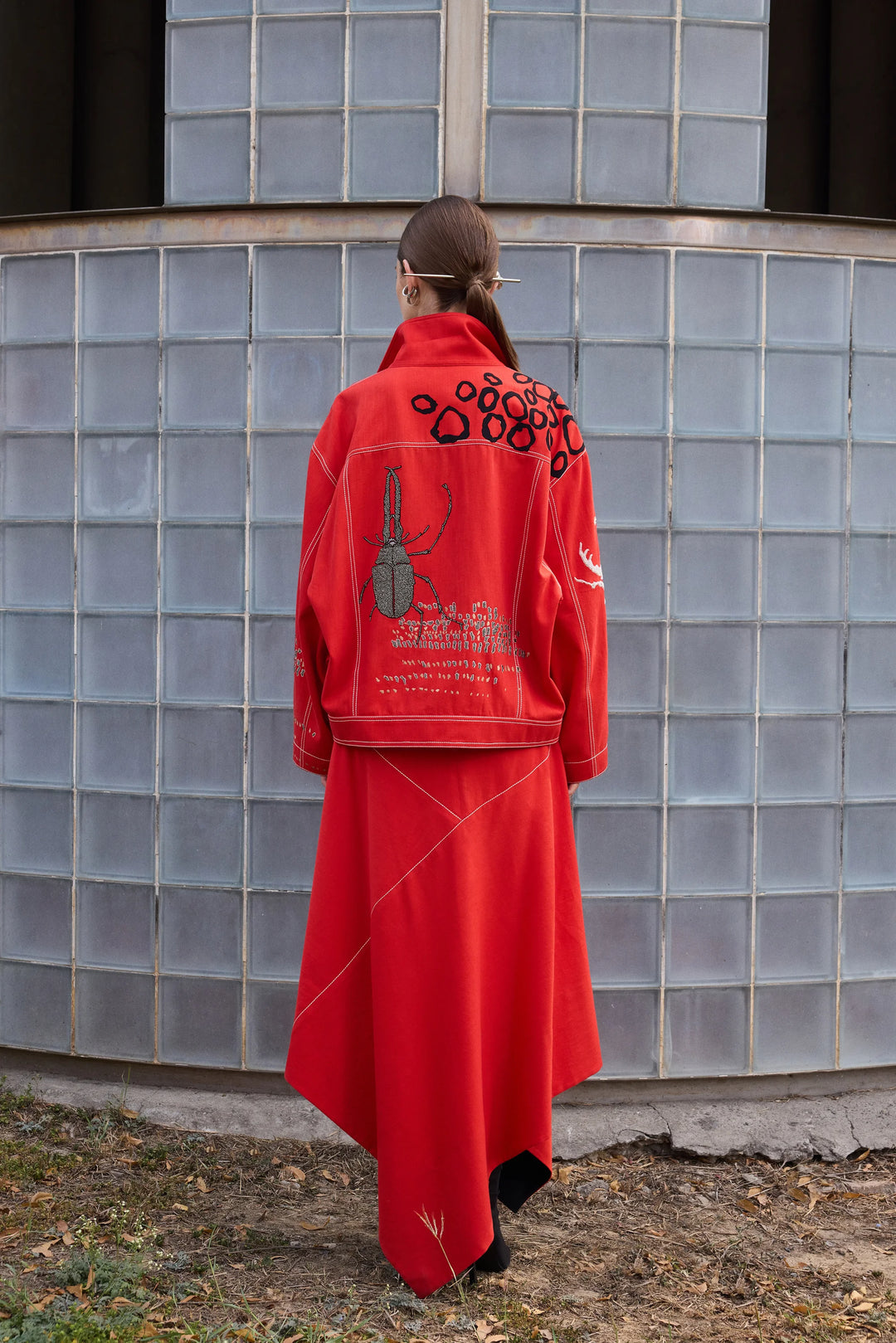ASYMMETRIC SKIRT Of BUG THEORY OVERSIZED JACKET