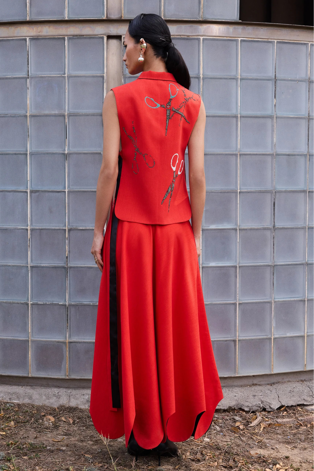 BIG WAVY CIRCULAR SKIRT OF ( SCISSORS ZIPPER OVERLAY )
