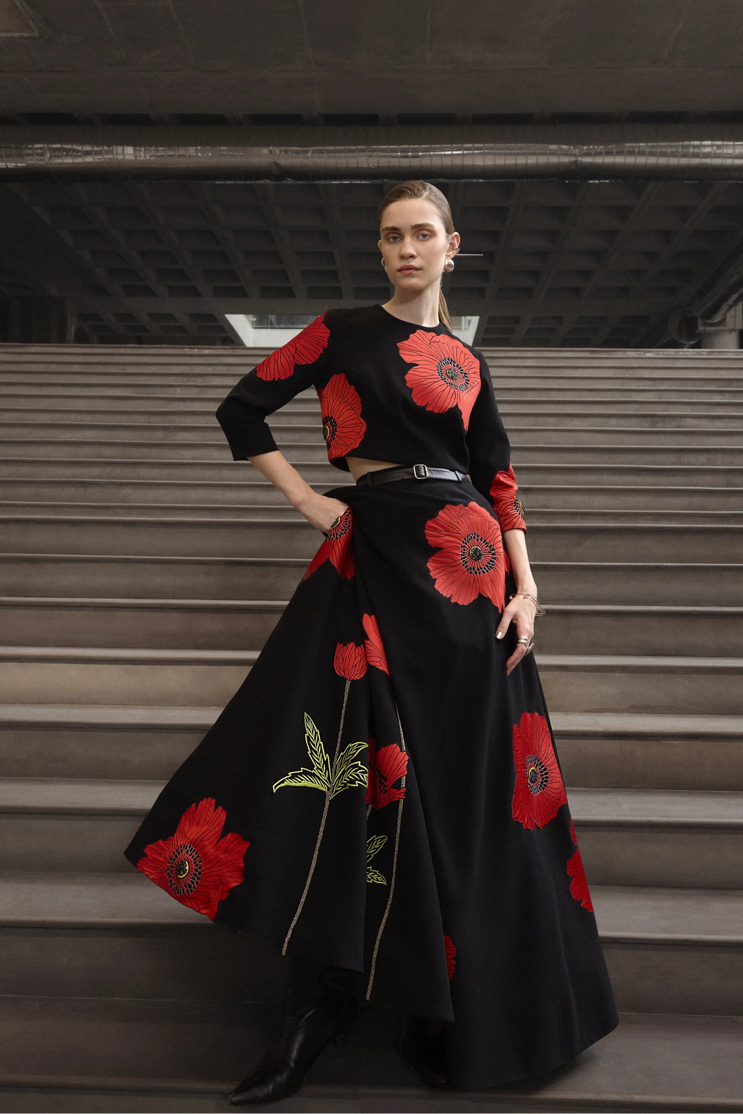 POPPY FLOWER BLOUSE WITH STATEMENT SKIRT