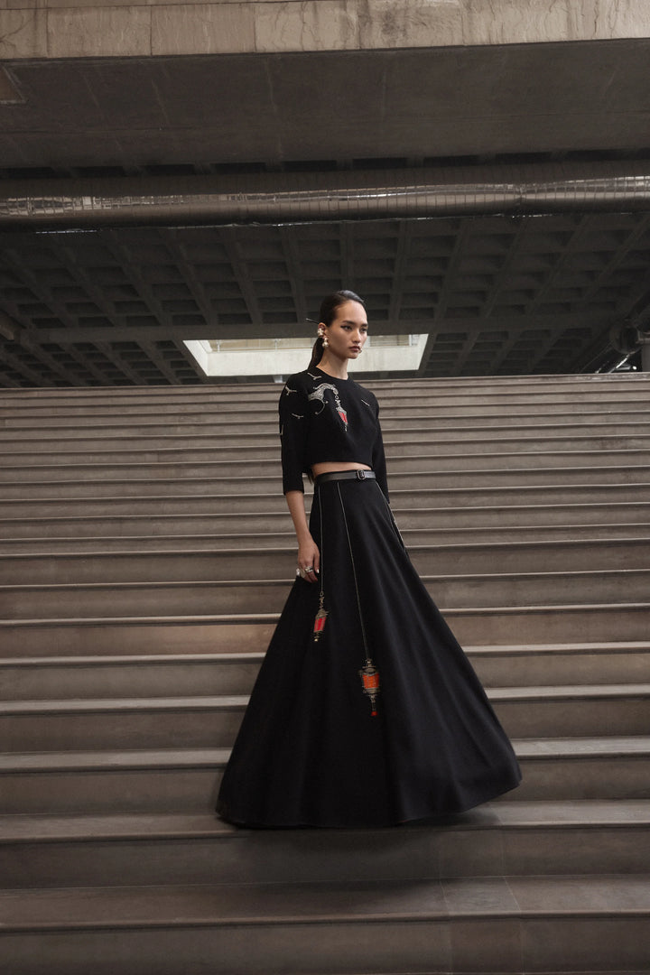 HANGING LAMP BLOUSE WITH STATEMENT SKIRT