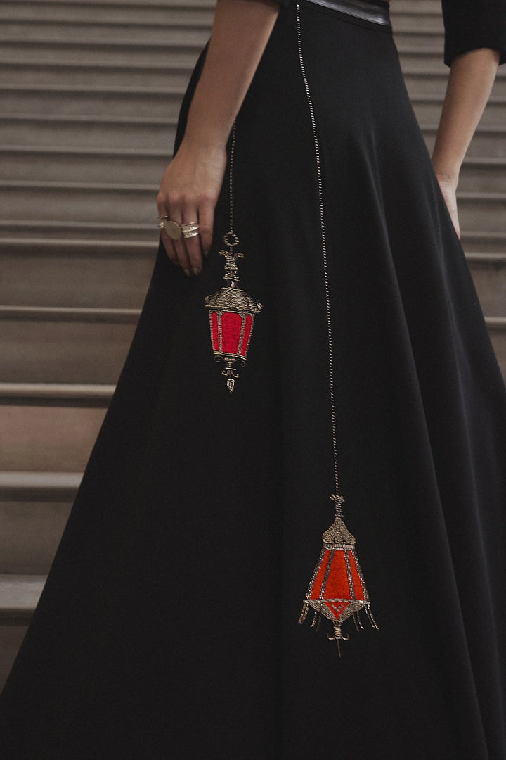 HANGING LAMP BLOUSE WITH STATEMENT SKIRT