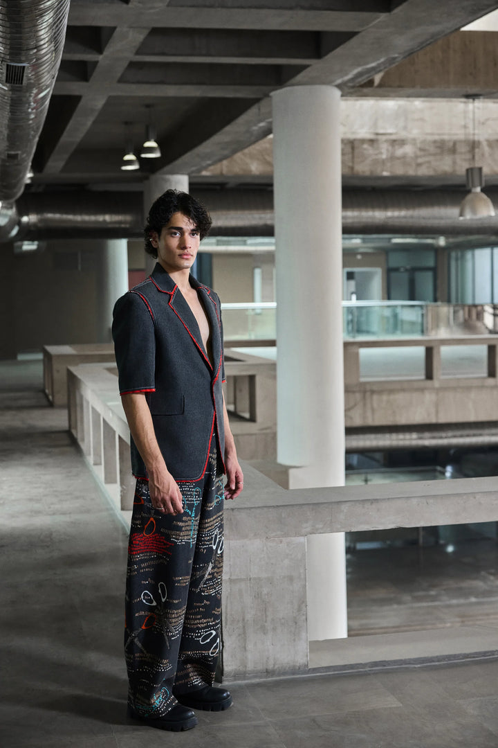 CONTRAST EDGE BLAZER WITH SCISSORS EMBROIDERED PANTS