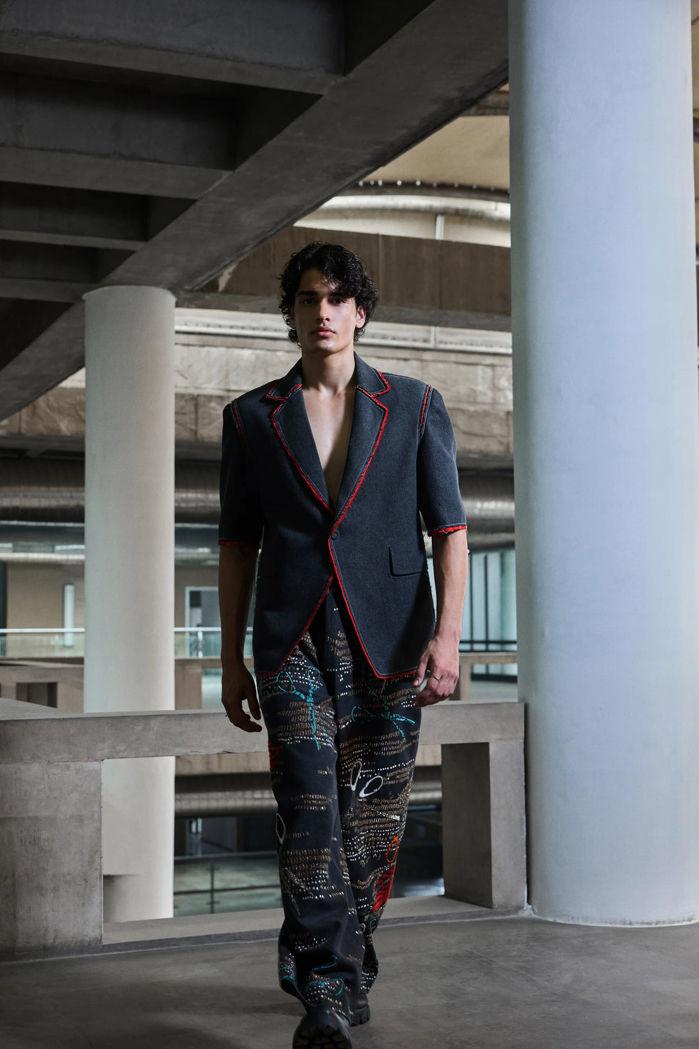 CONTRAST EDGE BLAZER