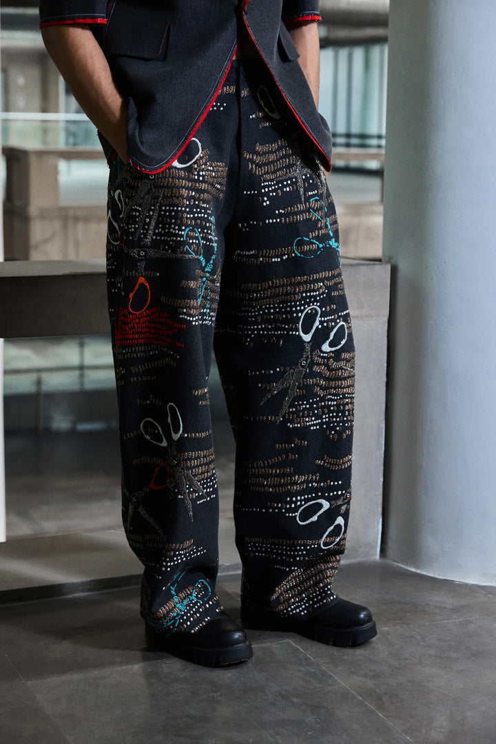 CONTRAST EDGE BLAZER WITH SCISSORS EMBROIDERED PANTS