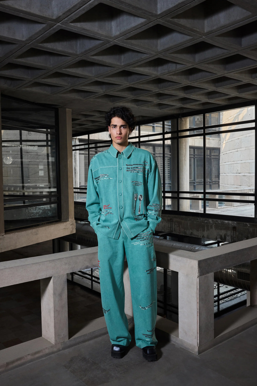 CUTLERY JACKET WITH BAGGY PANTS