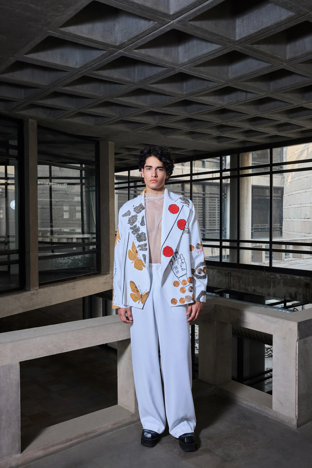 CIRCLE AND FLUTTER BOXY JACKET WITH BAGGY PANTS