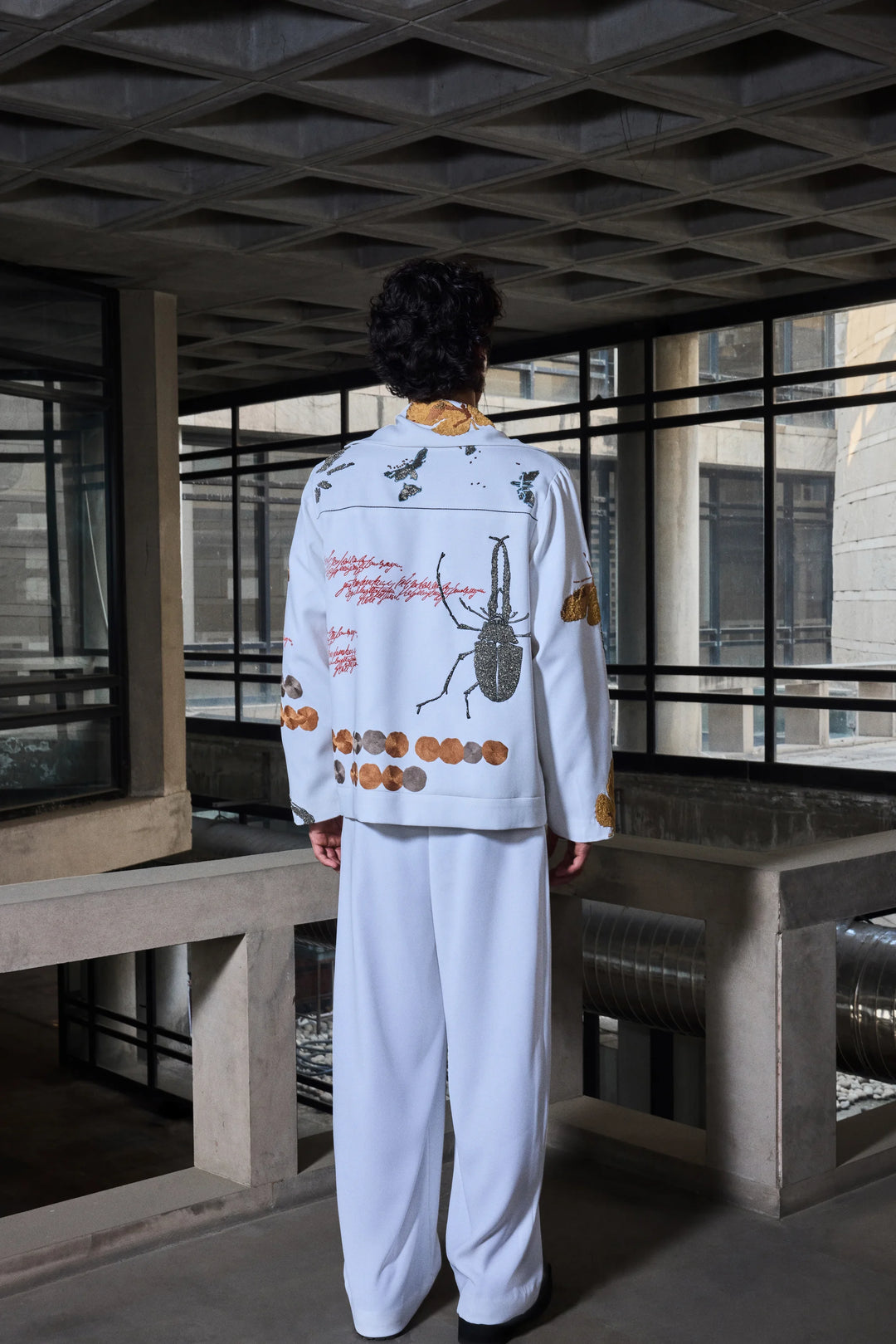 BAGGY PANTS OF ( CIRCLE AND FLUTTER BOXY JACKET )