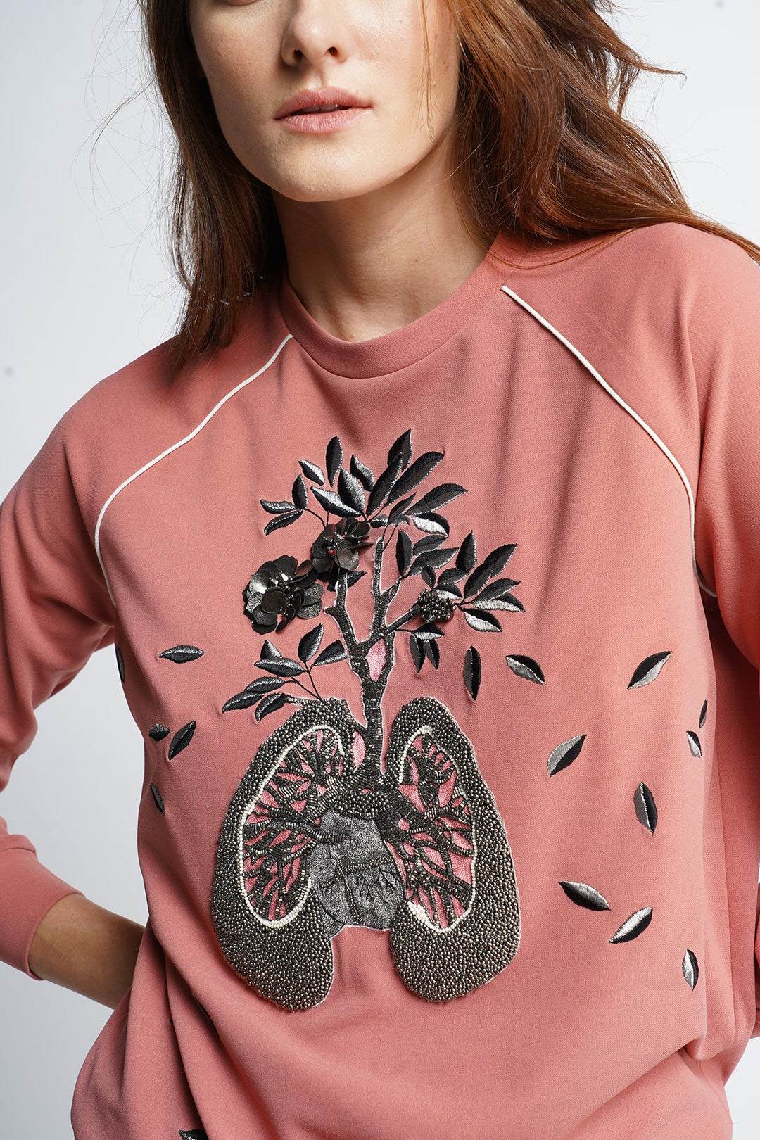 Lung Tree Raglyan Sleeves Sweatshirt With Track Pants