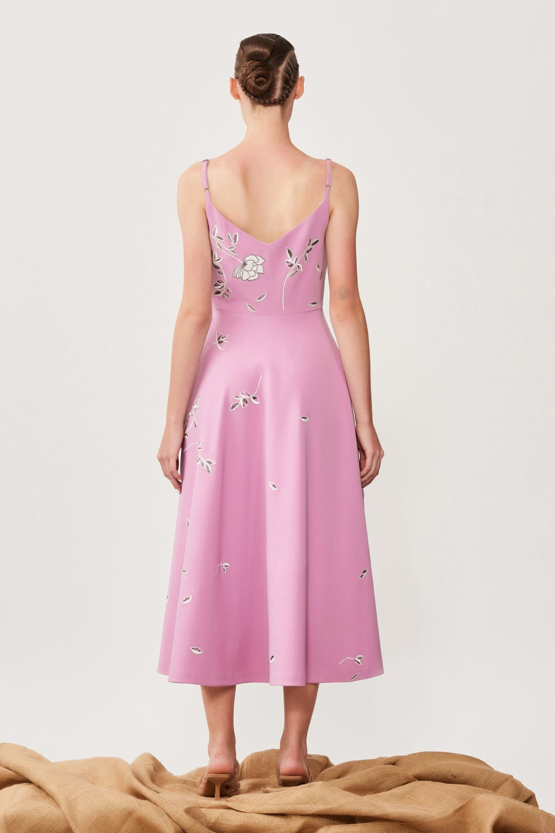 Kalki Koechlin In Abstract Rose Spagetti Strap Midi Dress