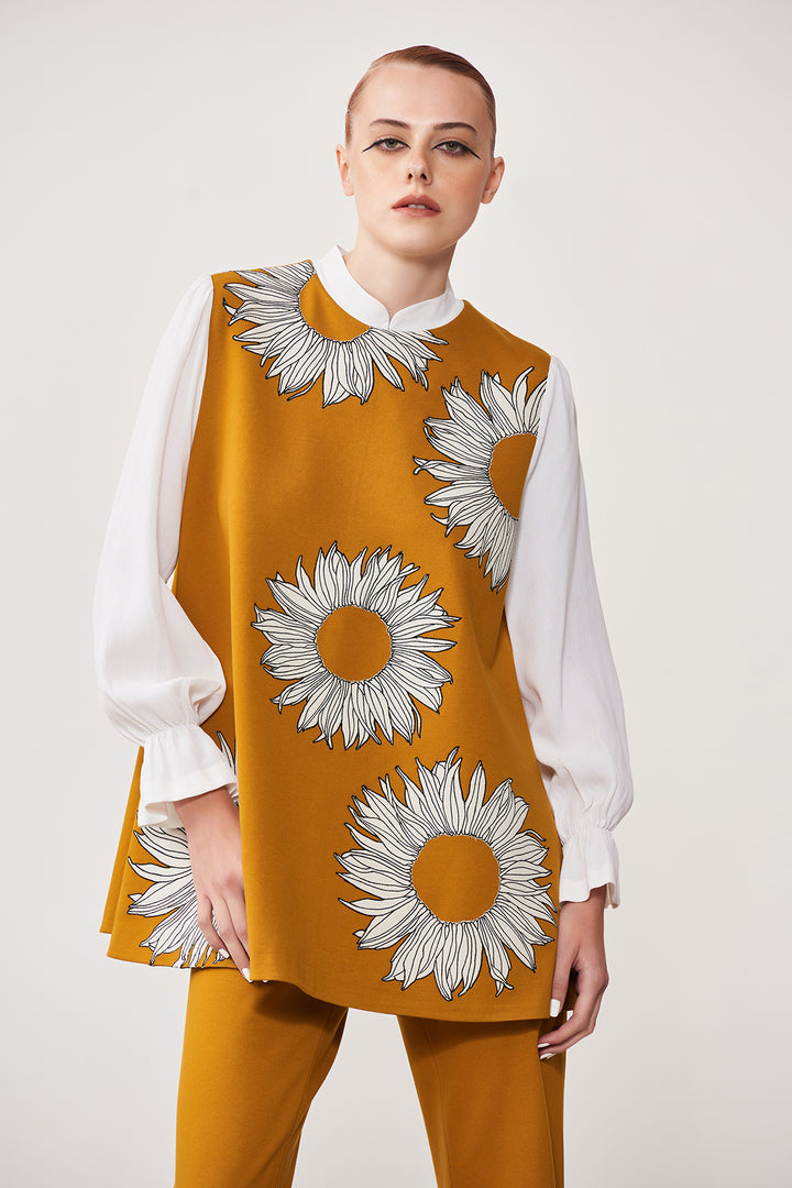 Sunflower Flared Top With Straight Pant