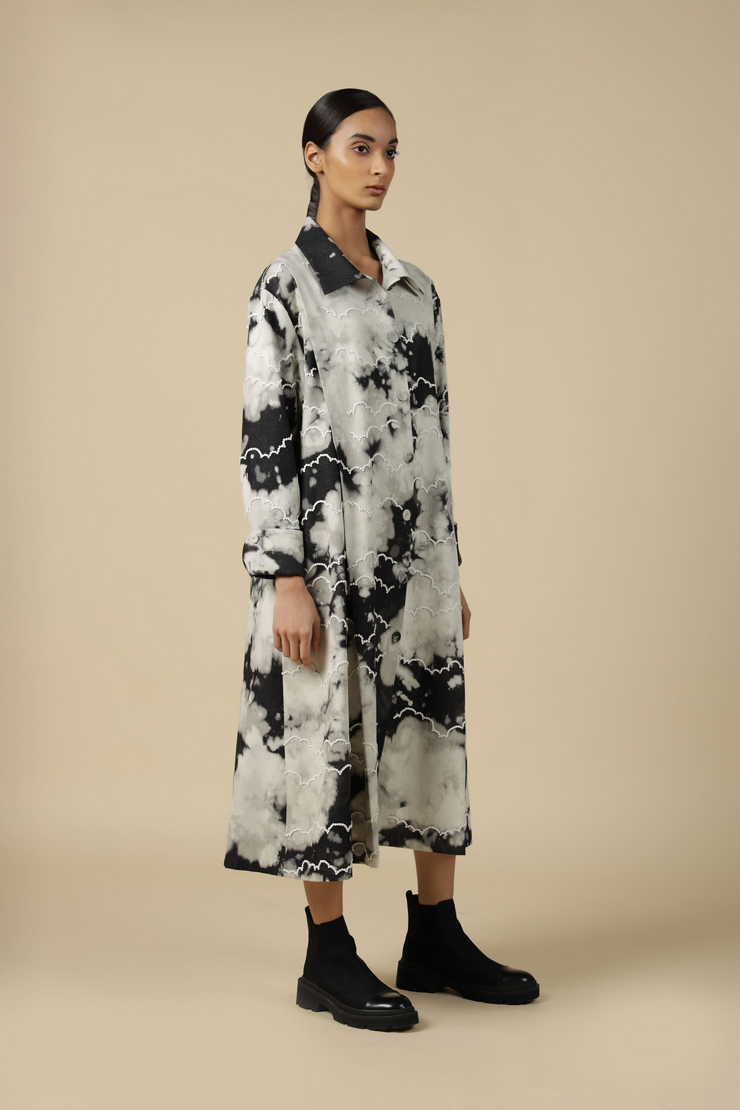 Clouds And Eye Front Pleat Dress