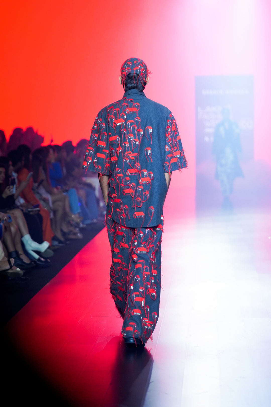 Cap Of "(Tiny Houses Flap High-Low Oversized Shirt)"