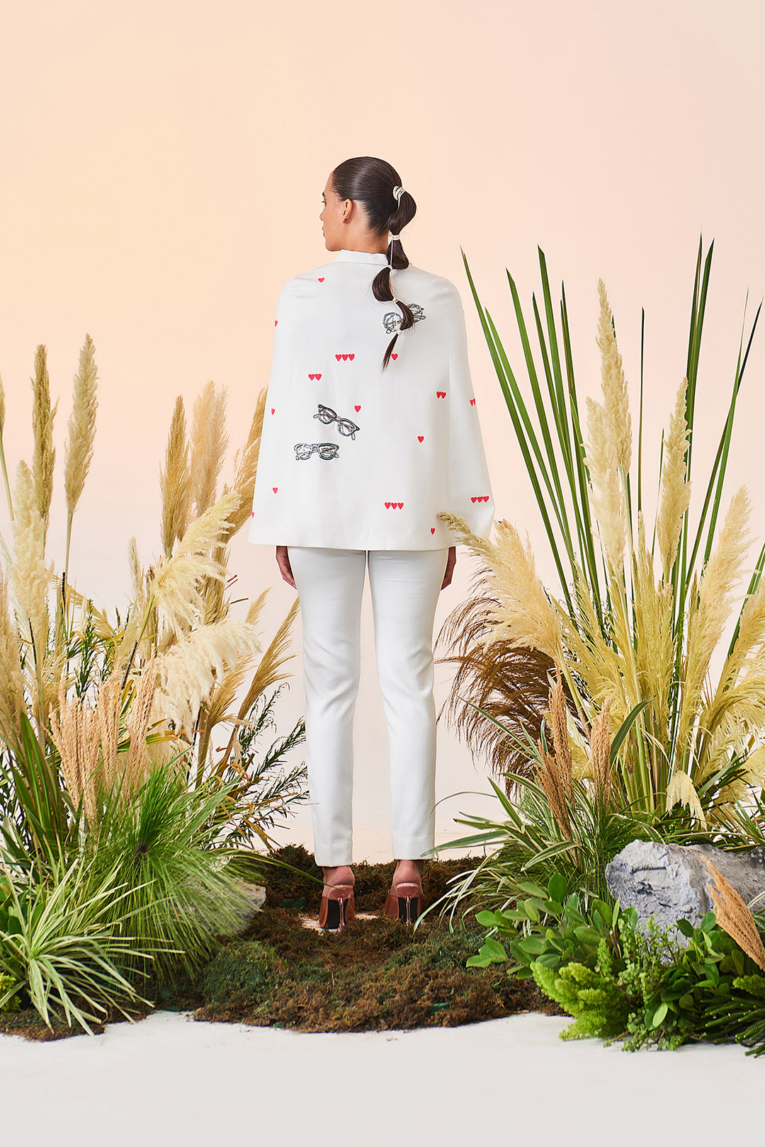 Narrow Pants Of (Holiday Sunglasses Cape)